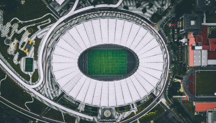 开云体育备用-萨默·麦金托什蝶泳决赛展现绝佳爆发力，麦金托什游泳